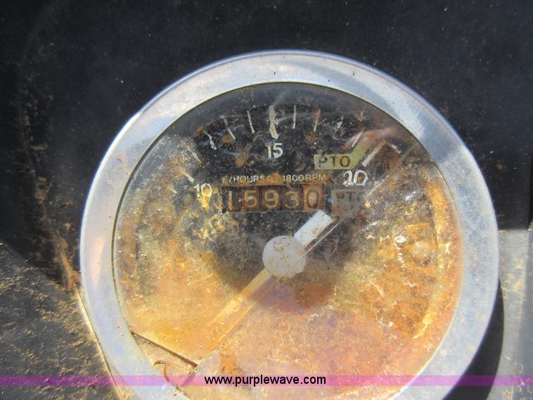 image for item AY9390 Case IH 485 tractor