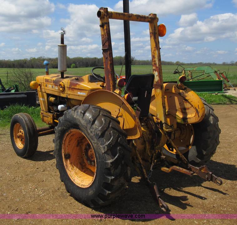 image for item AY9391 Ford 4400 tractor