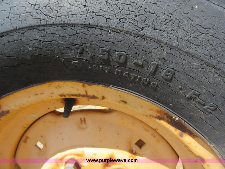 image for item AY9391 Ford 4400 tractor