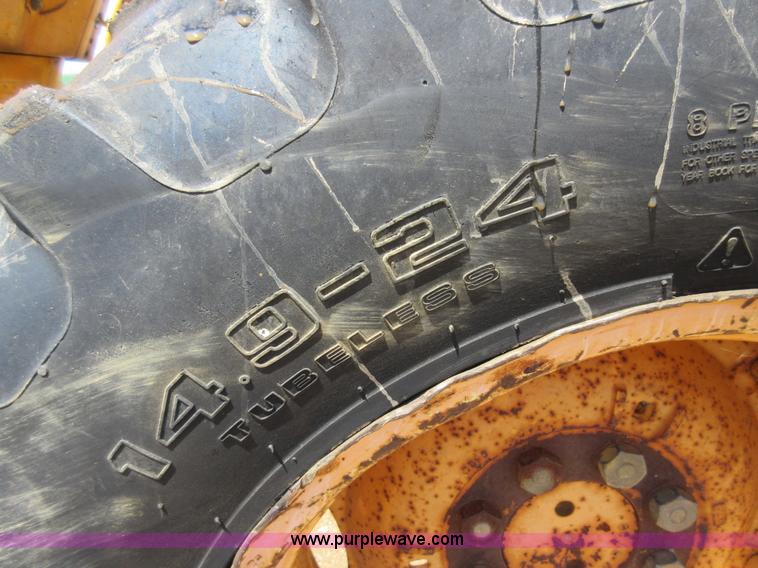 image for item AY9391 Ford 4400 tractor