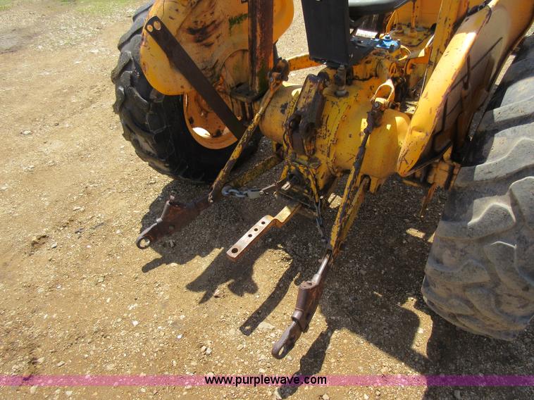 image for item AY9391 Ford 4400 tractor