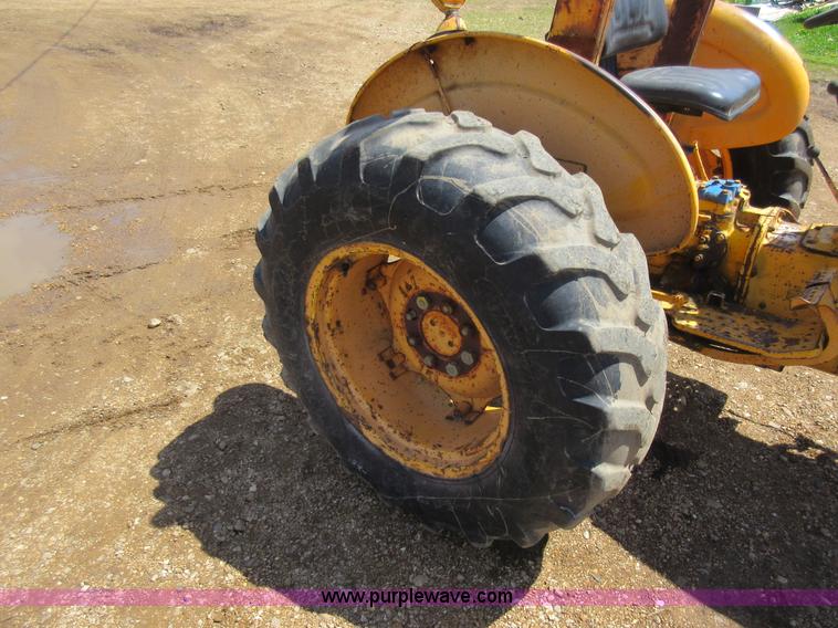 image for item AY9391 Ford 4400 tractor