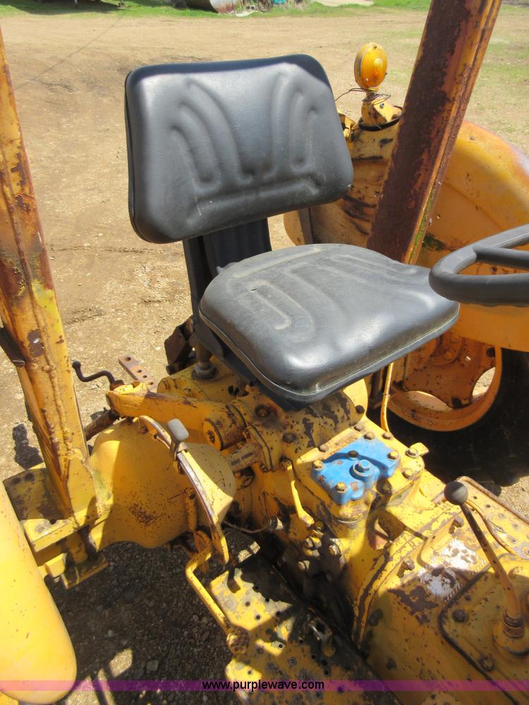 image for item AY9391 Ford 4400 tractor