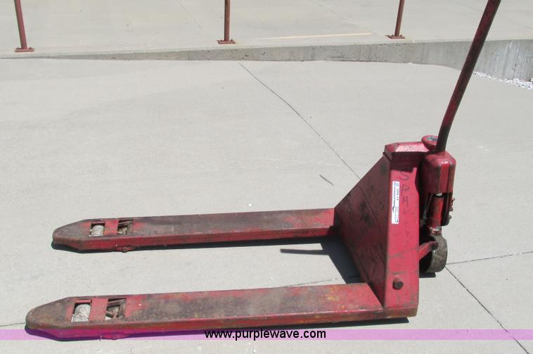 image for item AY9905 Prime mover pallet jack