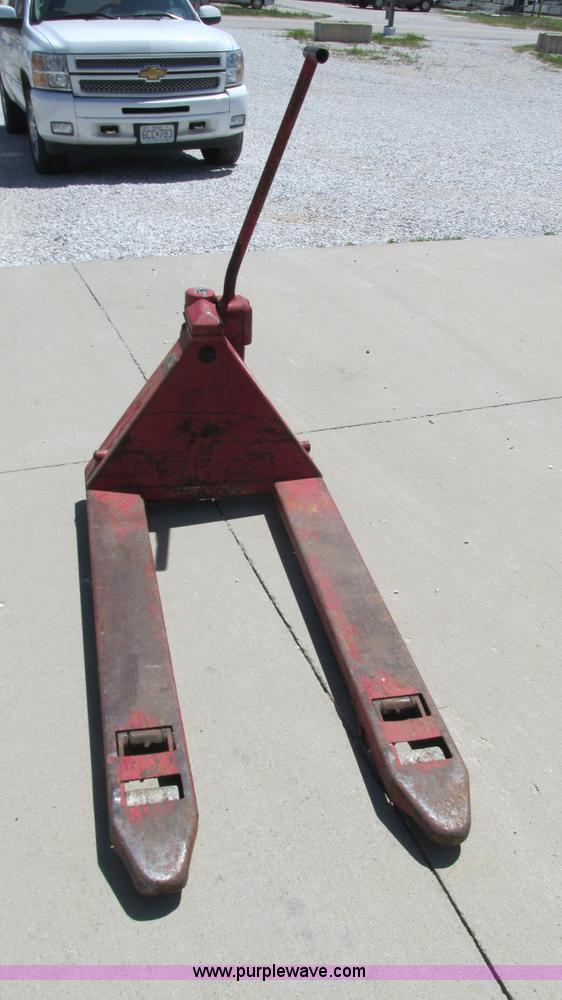 image for item AY9905 Prime mover pallet jack