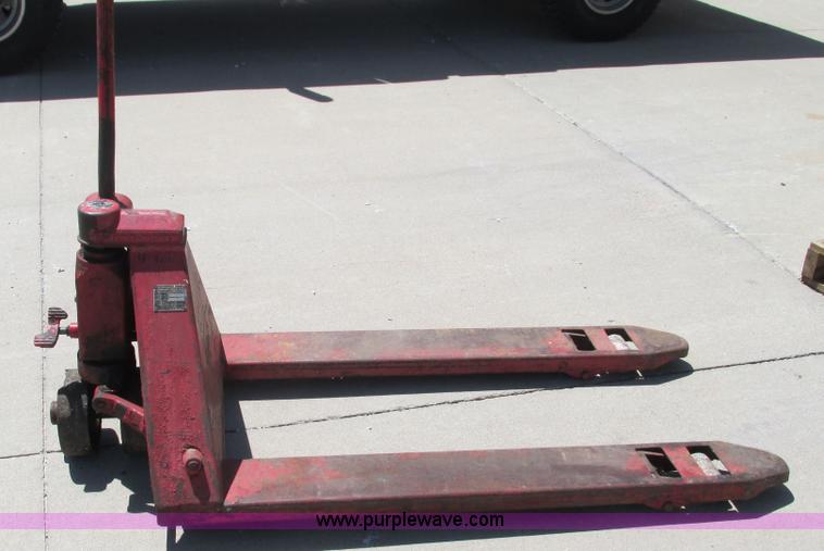 image for item AY9905 Prime mover pallet jack