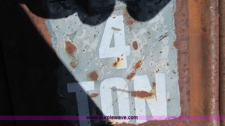 image for item AY9908 Lincoln floor jack