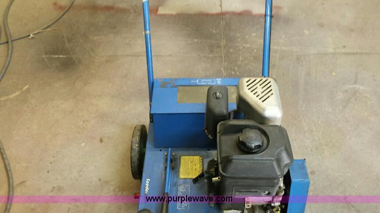 image for item D1438 Blue Bird P185HDS seeder