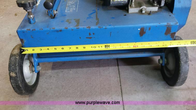 image for item D1438 Blue Bird P185HDS seeder