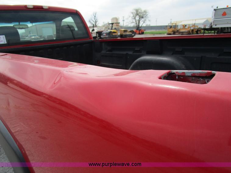 image for item D2402 2003 GMC Sierra 2500 pickup truck