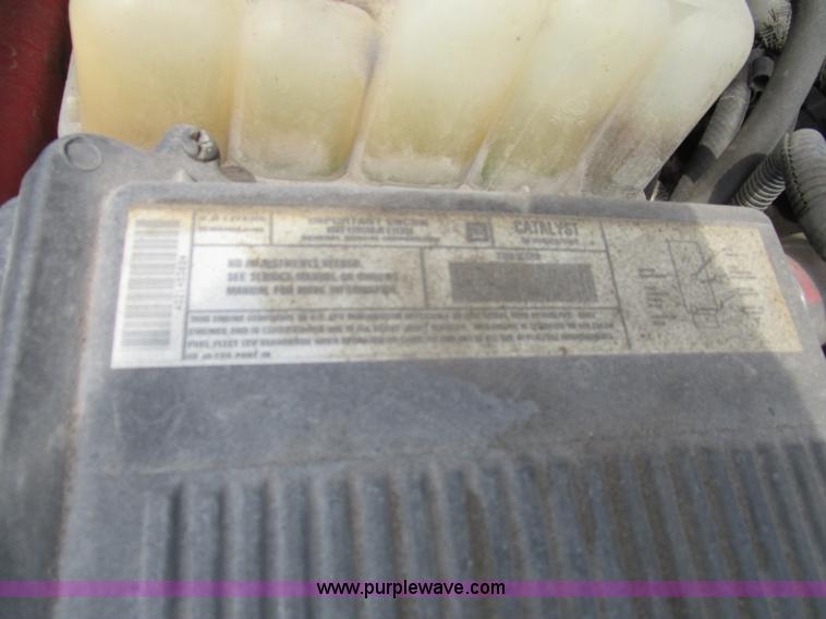 image for item D2402 2003 GMC Sierra 2500 pickup truck