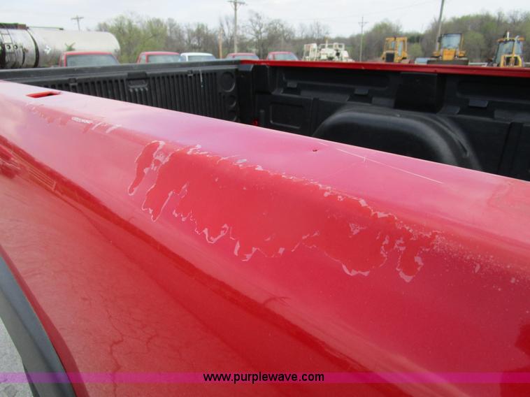 image for item D2403 2003 GMC Sierra 2500 pickup truck