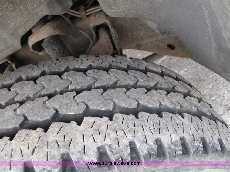 image for item D2403 2003 GMC Sierra 2500 pickup truck