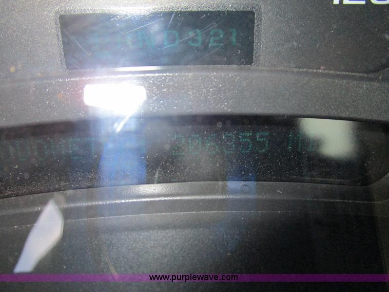 image for item D2403 2003 GMC Sierra 2500 pickup truck