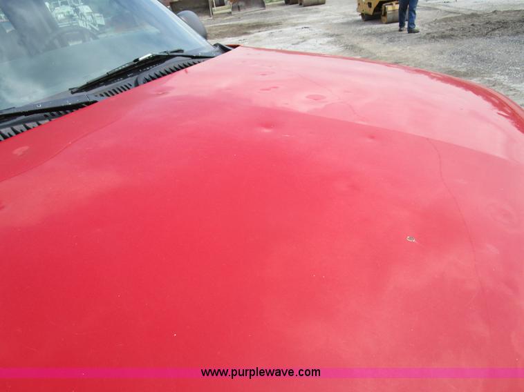 image for item D2404 2000 Chevrolet Silverado 1500 pickup truck