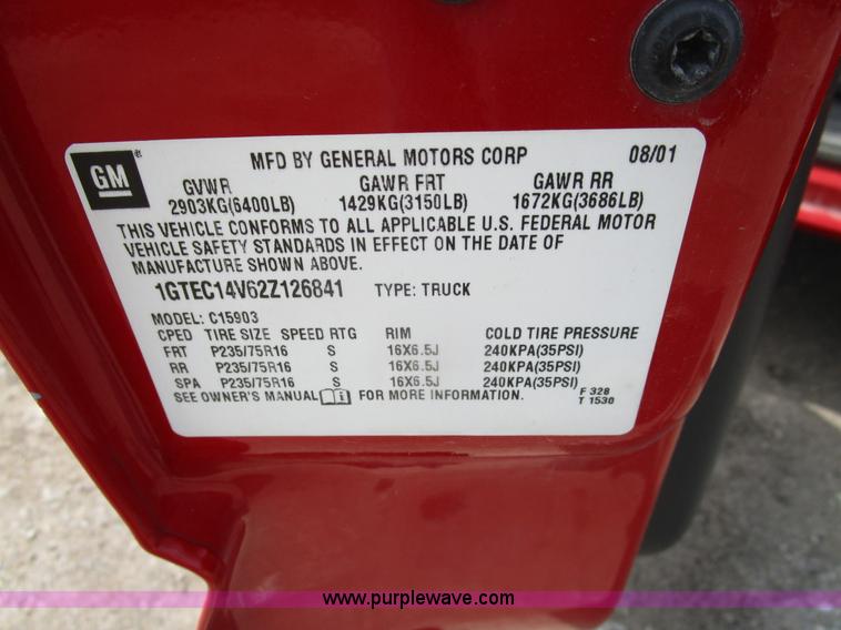 image for item D2405 2002 GMC Sierra 1500 pickup truck