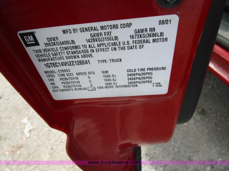 image for item D2405 2002 GMC Sierra 1500 pickup truck