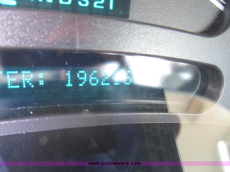 image for item D2406 2003 Chevrolet Silverado 1500 pickup truck