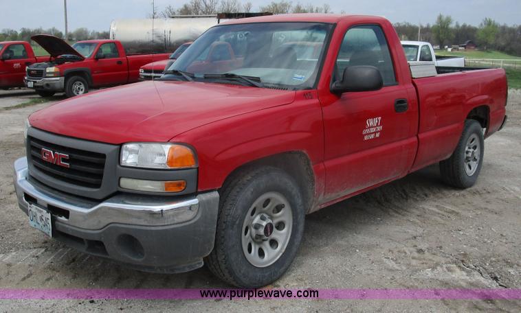 image for item D2407 2006 GMC Sierra 1500 pickup truck