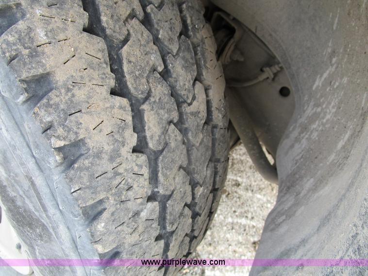 image for item D2407 2006 GMC Sierra 1500 pickup truck