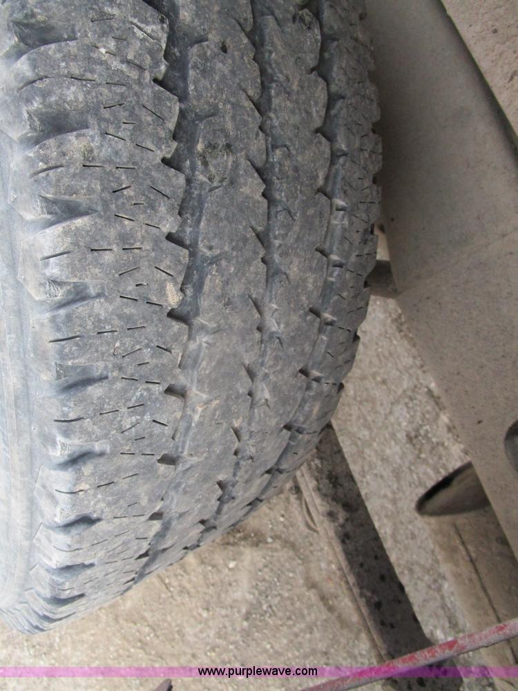 image for item D2407 2006 GMC Sierra 1500 pickup truck