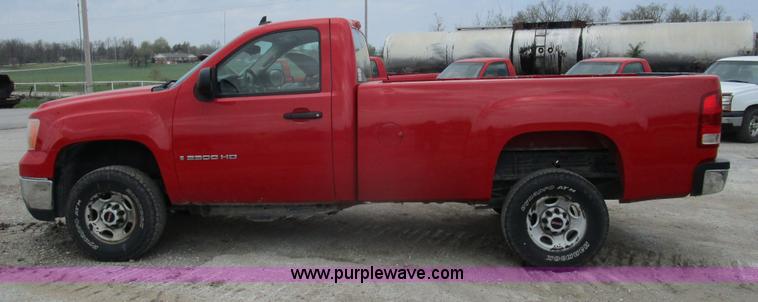 image for item D2408 2008 GMC Sierra 2500HD pickup truck