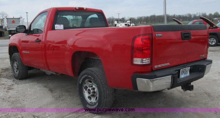 image for item D2408 2008 GMC Sierra 2500HD pickup truck