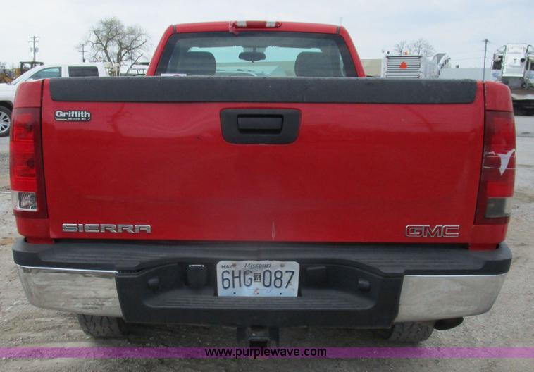 image for item D2408 2008 GMC Sierra 2500HD pickup truck