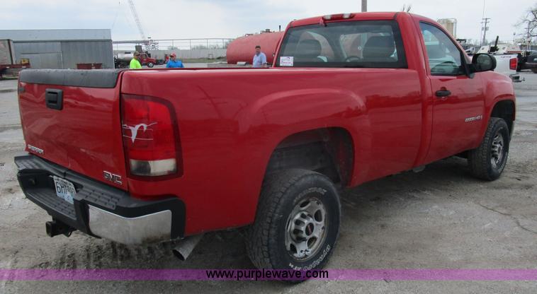image for item D2408 2008 GMC Sierra 2500HD pickup truck