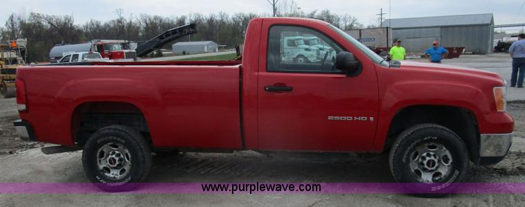 image for item D2408 2008 GMC Sierra 2500HD pickup truck