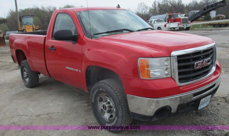 image for item D2408 2008 GMC Sierra 2500HD pickup truck