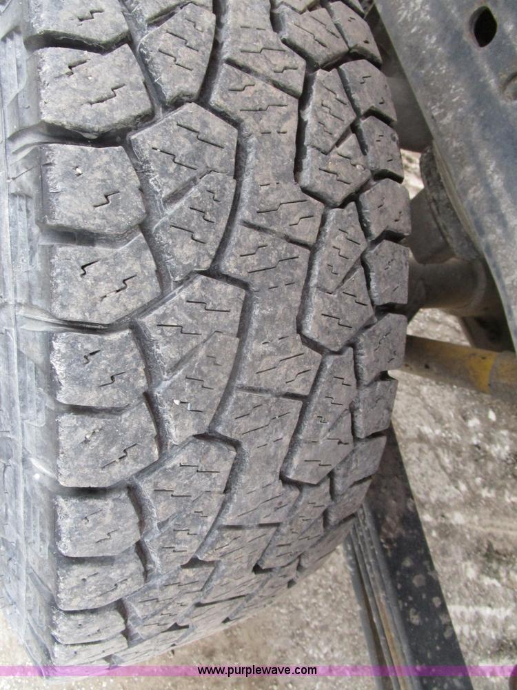 image for item D2408 2008 GMC Sierra 2500HD pickup truck