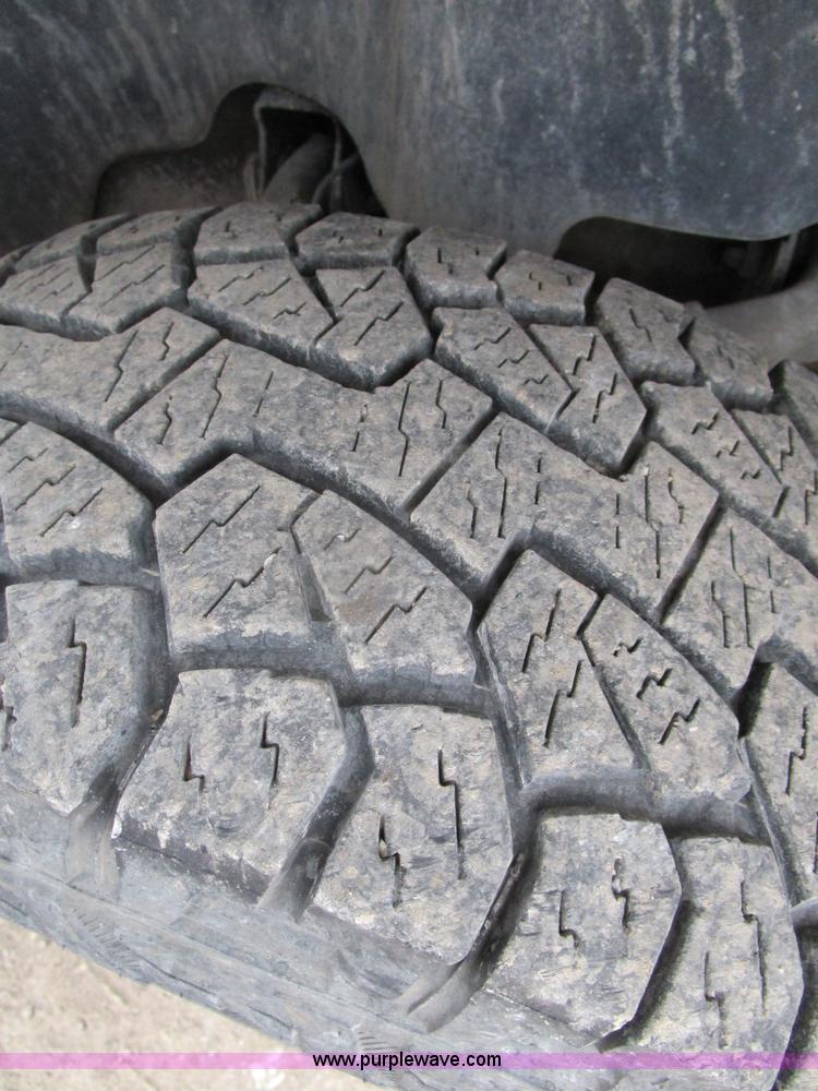 image for item D2408 2008 GMC Sierra 2500HD pickup truck