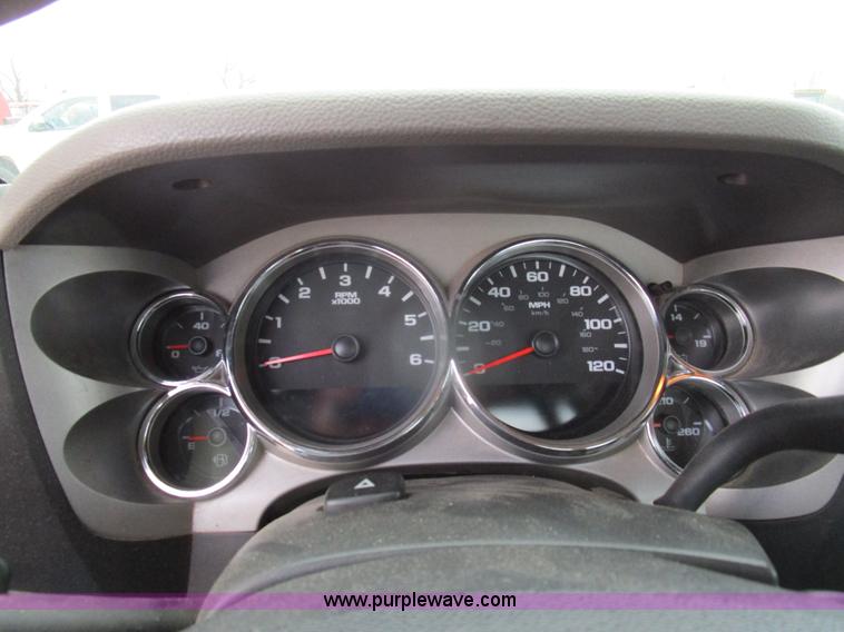 image for item D2408 2008 GMC Sierra 2500HD pickup truck