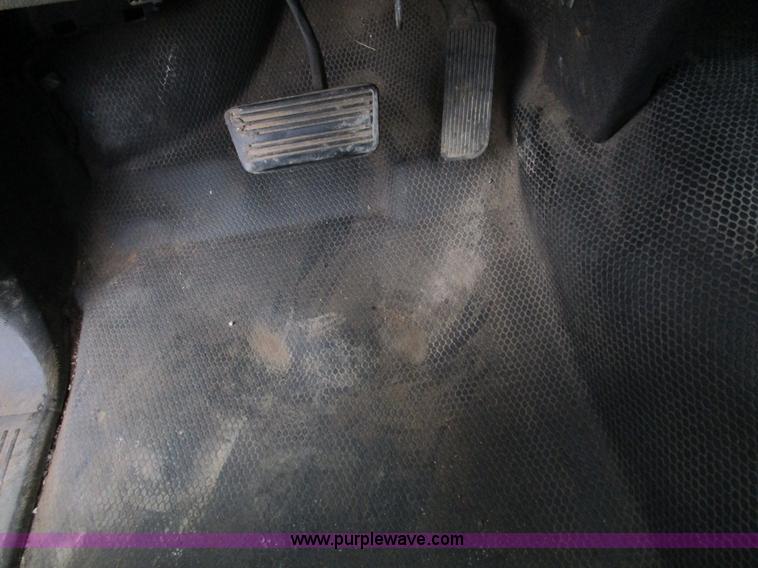 image for item D2408 2008 GMC Sierra 2500HD pickup truck