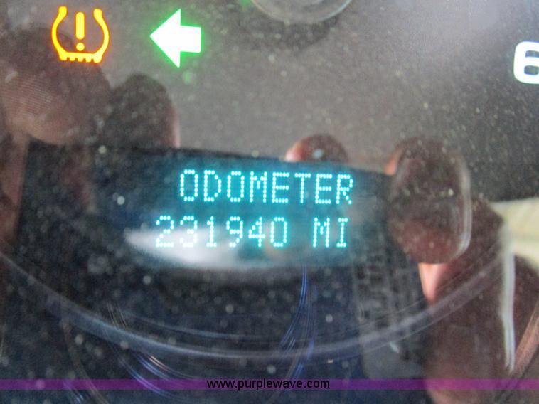 image for item D2408 2008 GMC Sierra 2500HD pickup truck