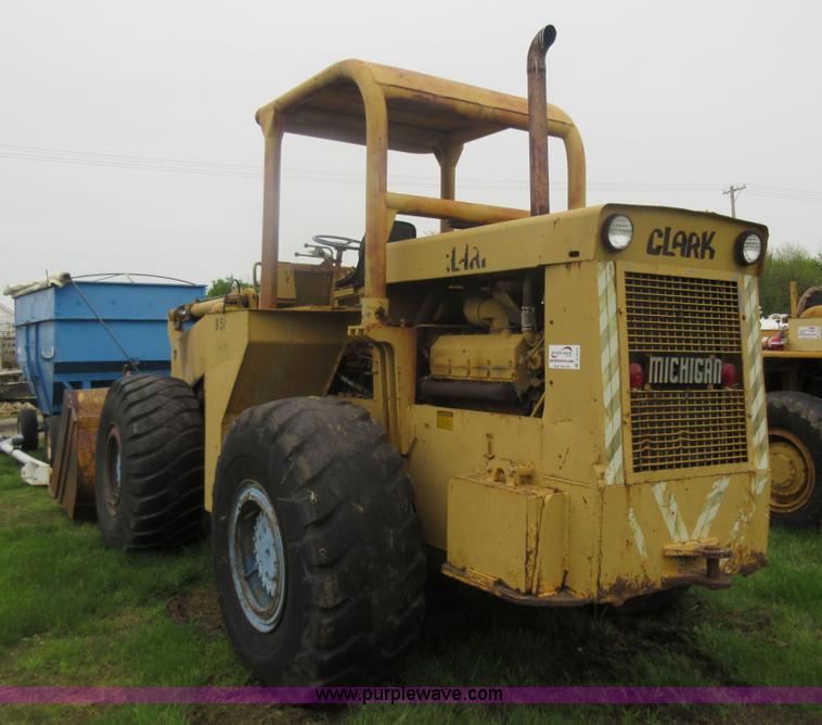 image for item D2419 1972 Clark Michigan 85-C wheel loader