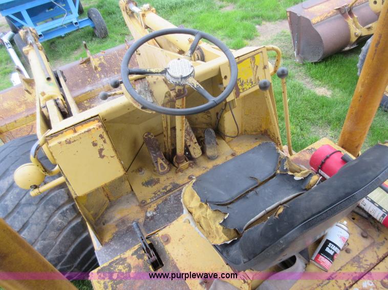image for item D2419 1972 Clark Michigan 85-C wheel loader