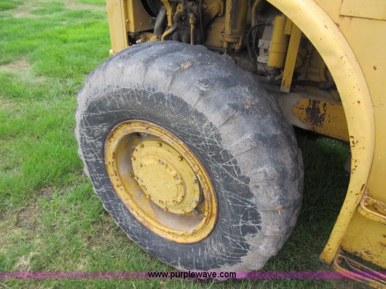 image for item D2420 Caterpillar 922B wheel loader