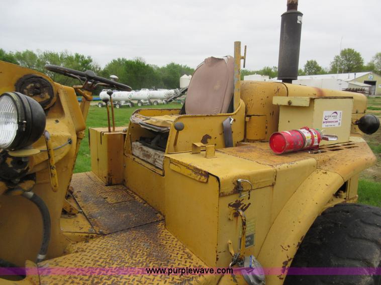 image for item D2420 Caterpillar 922B wheel loader