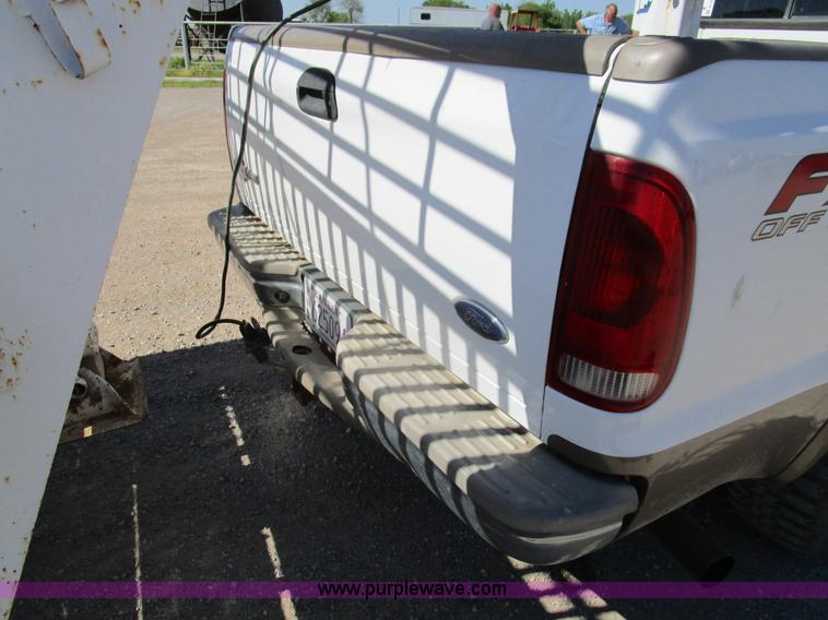 image for item D2428 2004 Ford F250 Super Duty Lariat King Ranch Crew Cab pickup truck