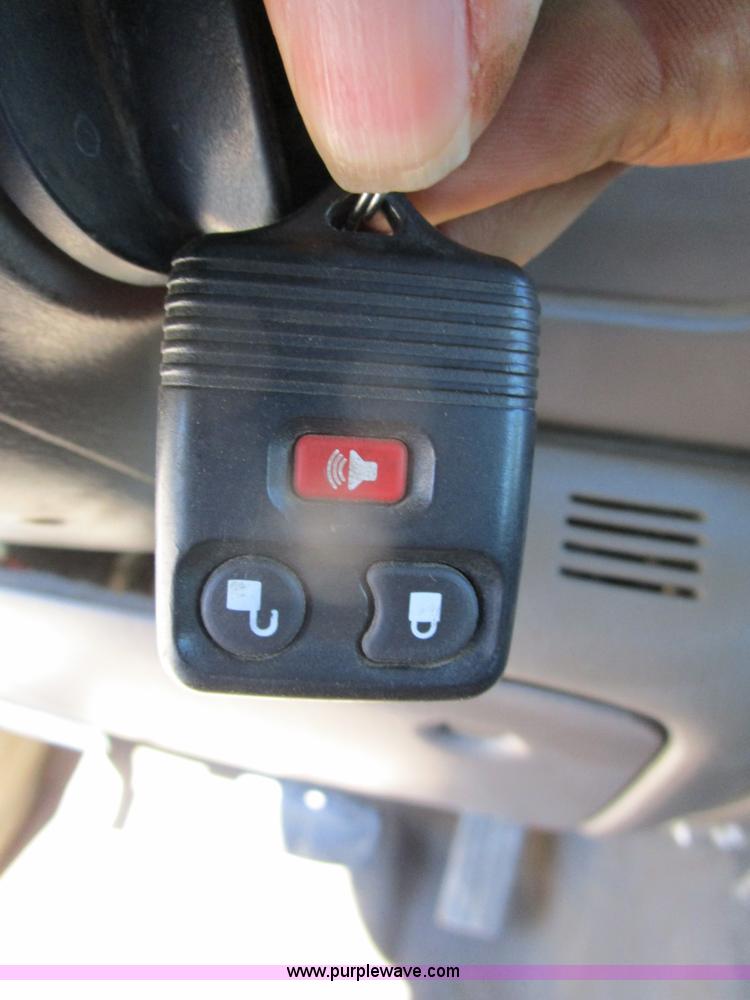 image for item D2428 2004 Ford F250 Super Duty Lariat King Ranch Crew Cab pickup truck