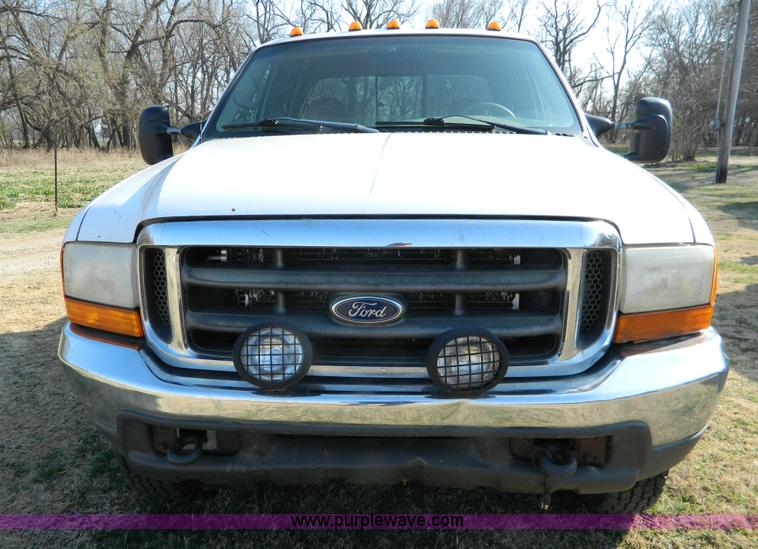 image for item D6120 1999 Ford F350 pickup truck