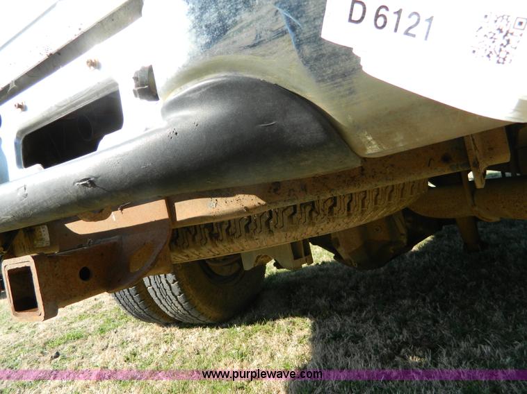 image for item D6120 1999 Ford F350 pickup truck