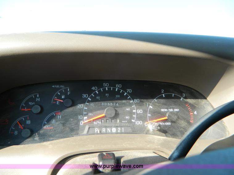 image for item D6120 1999 Ford F350 pickup truck