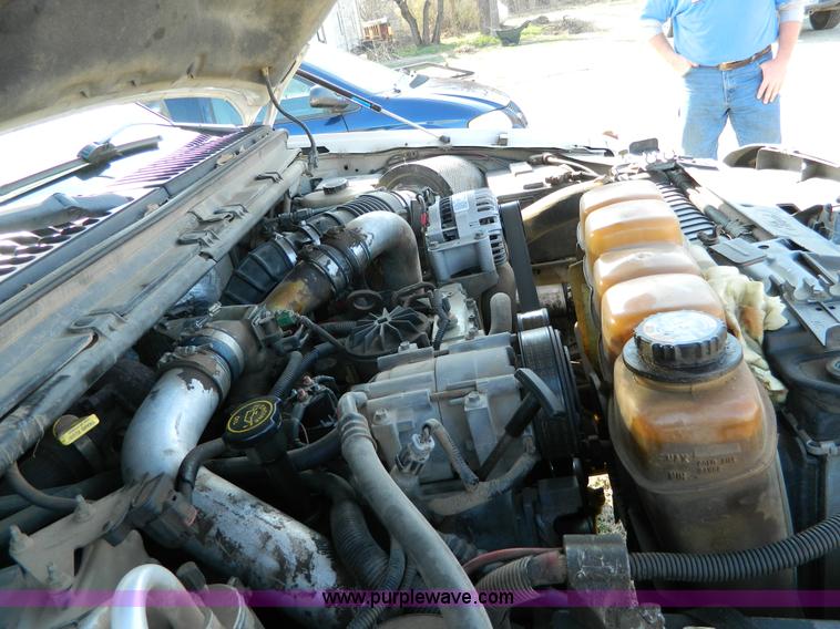 image for item D6120 1999 Ford F350 pickup truck