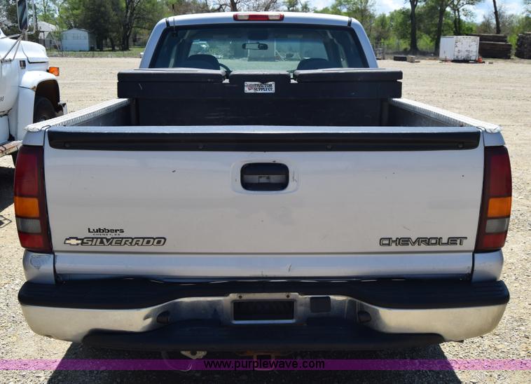 image for item E6347 2002 Chevrolet Silverado 1500 Ext. Cab pickup truck