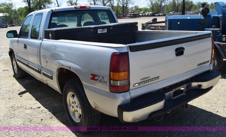 image for item E6347 2002 Chevrolet Silverado 1500 Ext. Cab pickup truck