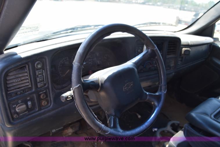 image for item E6347 2002 Chevrolet Silverado 1500 Ext. Cab pickup truck