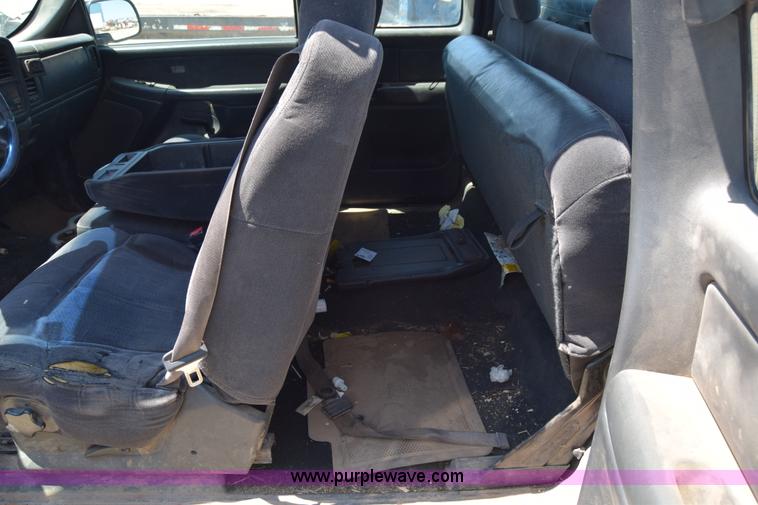 image for item E6347 2002 Chevrolet Silverado 1500 Ext. Cab pickup truck